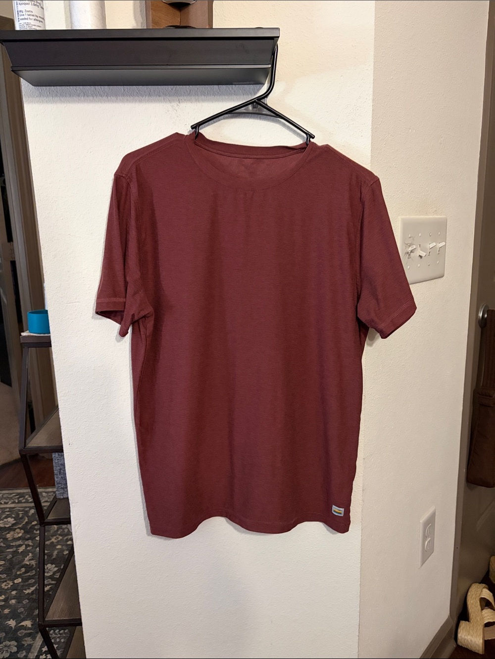 Vuori Men's Short Sleeve Crew Tee in Burgundy